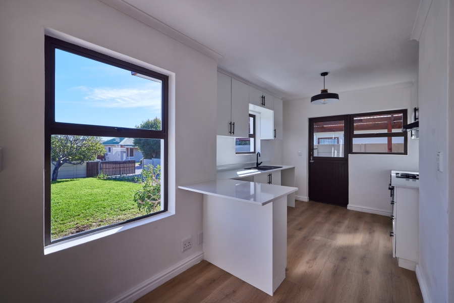 3 Bedroom Property for Sale in Milkwood Park Western Cape